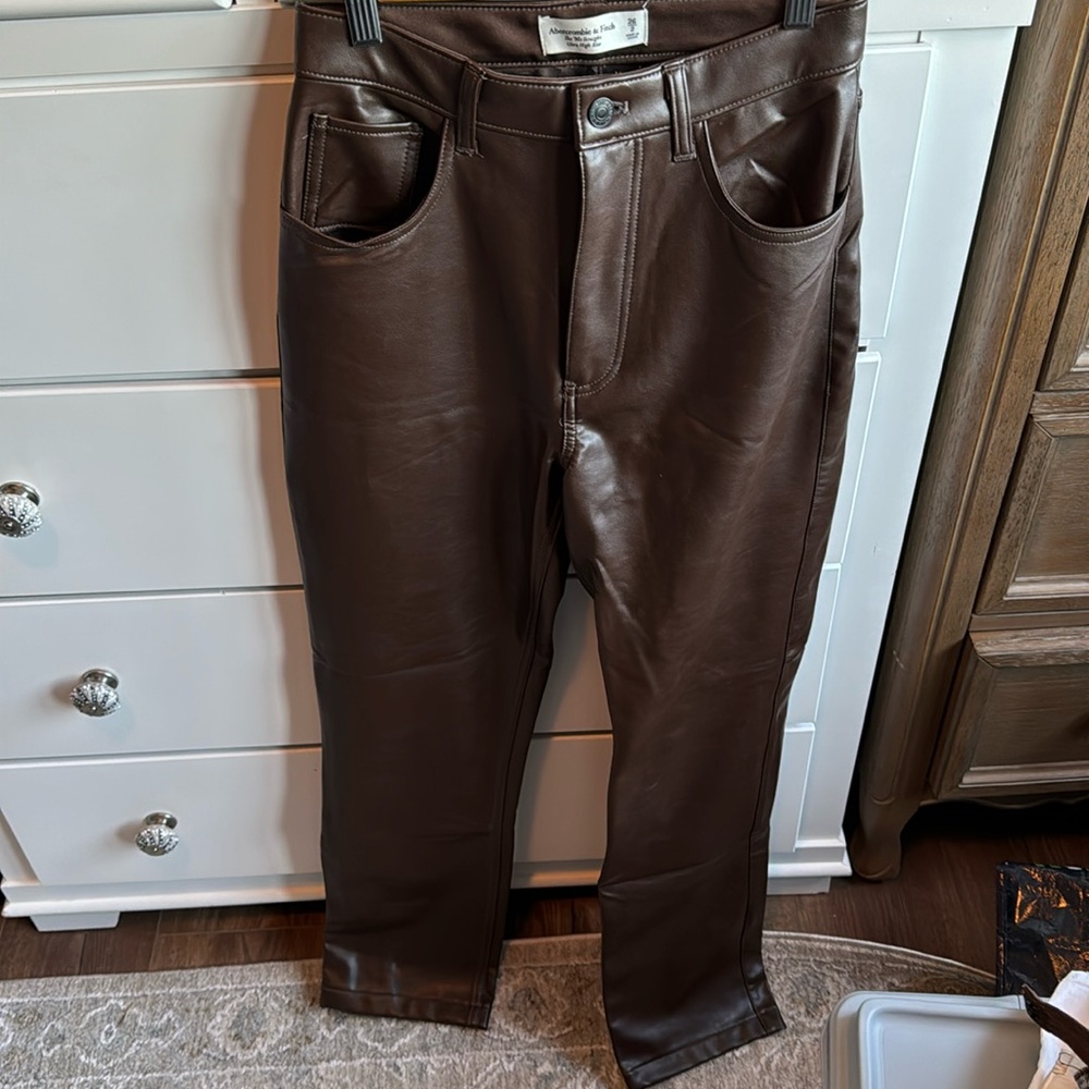 Abercrombie 90s Straight Ultra High Rise Pants Brown Leather